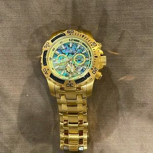 Invicta Pro Diver Scuba Men’s watch with Abalone Dial 51mm gold
